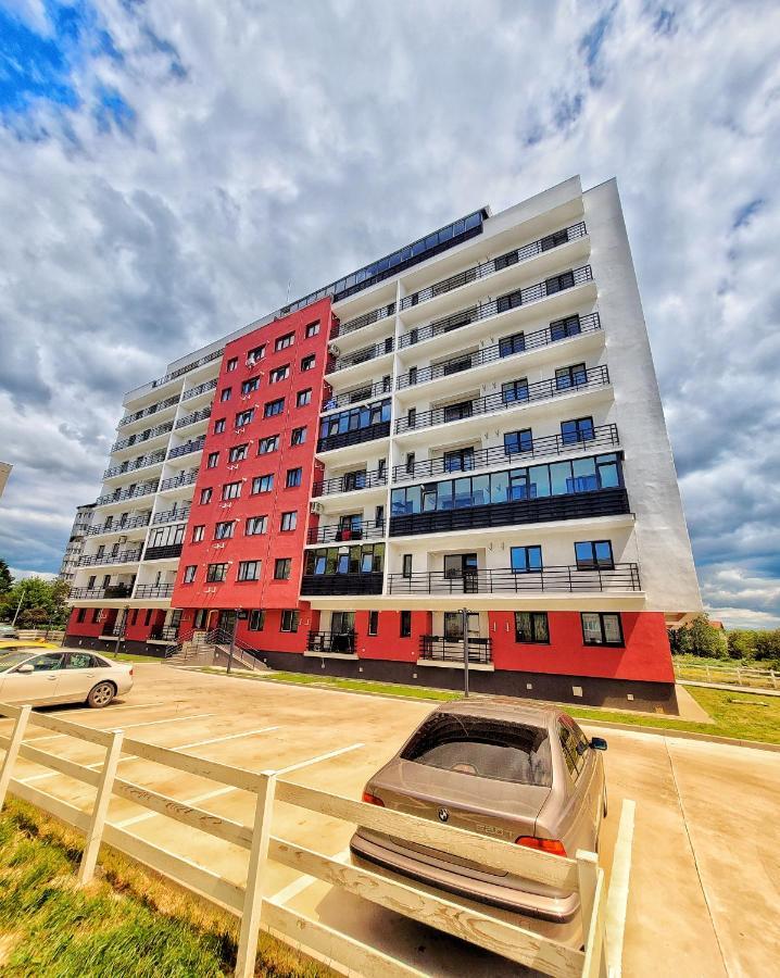 Delux Suite Bacău エクステリア 写真