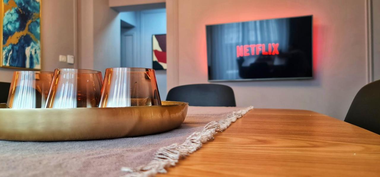 Delux Suite Bacău エクステリア 写真