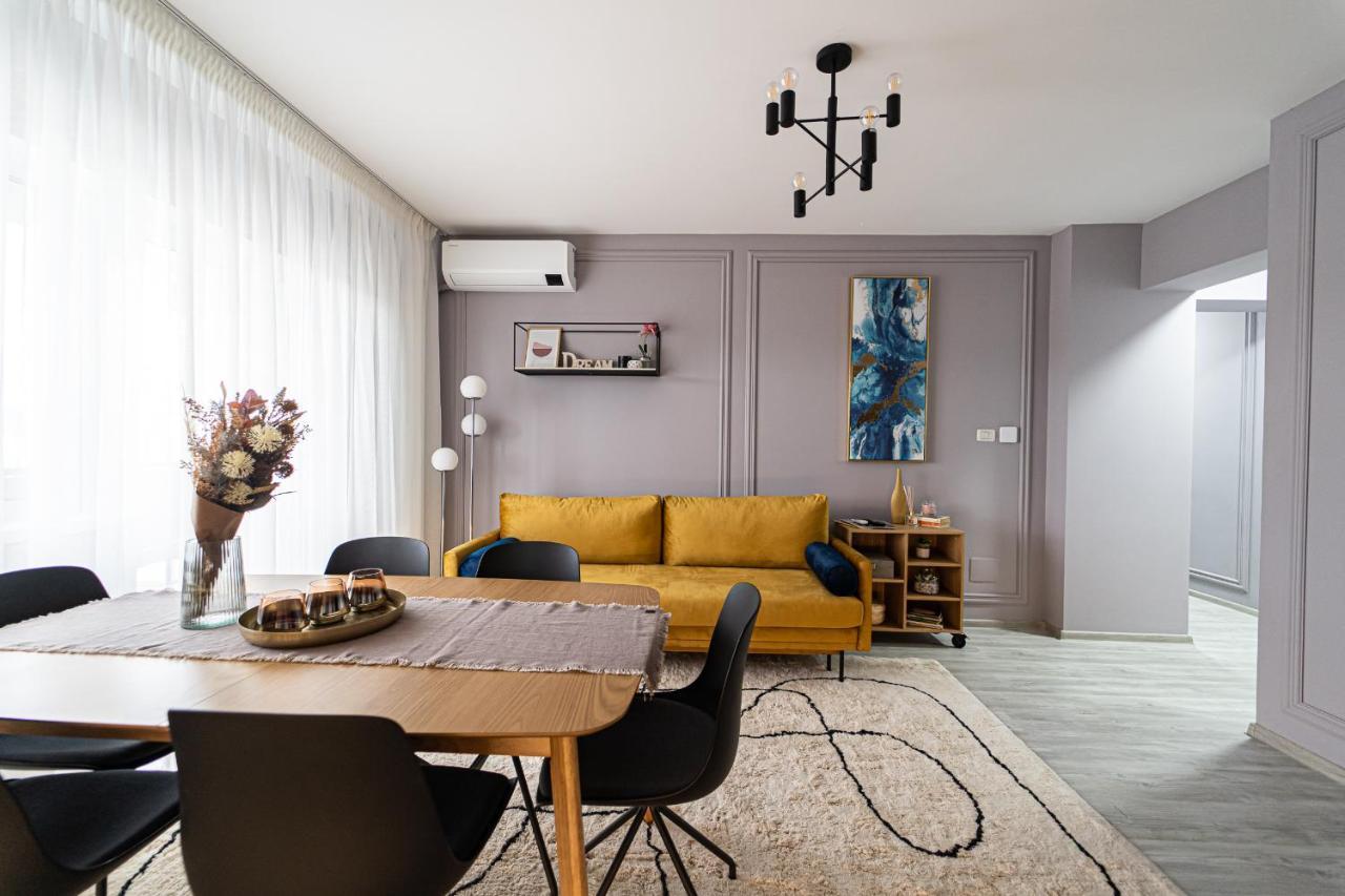 Delux Suite Bacău エクステリア 写真