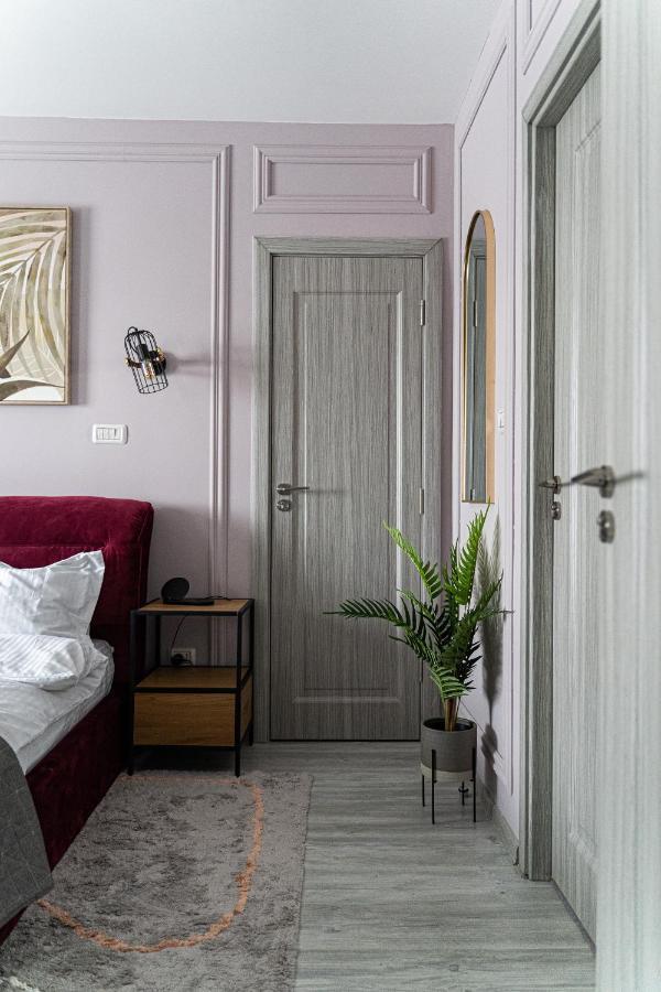 Delux Suite Bacău エクステリア 写真