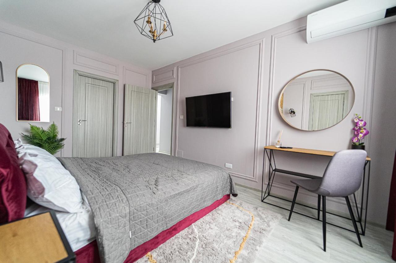 Delux Suite Bacău エクステリア 写真